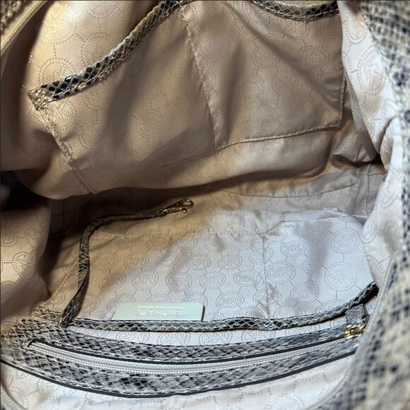 Michael Kors Python Snakeskin Jet Set Tote /Goldtone Chain Straps & Hardware - Picture 11 of 13